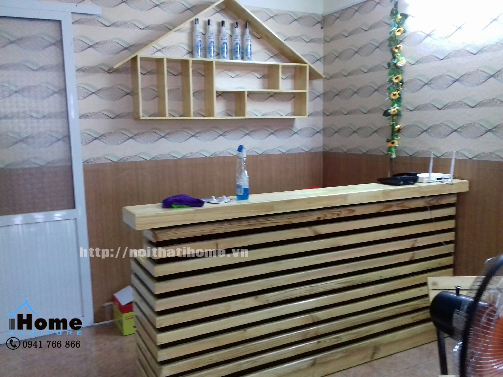 quầy bar gỗ thông nhà hàng